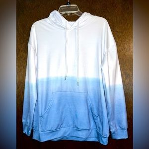 💙Blue & White Ombre Hoodie🤍